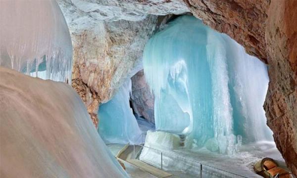 بزرگ ترین غار یخی جهان